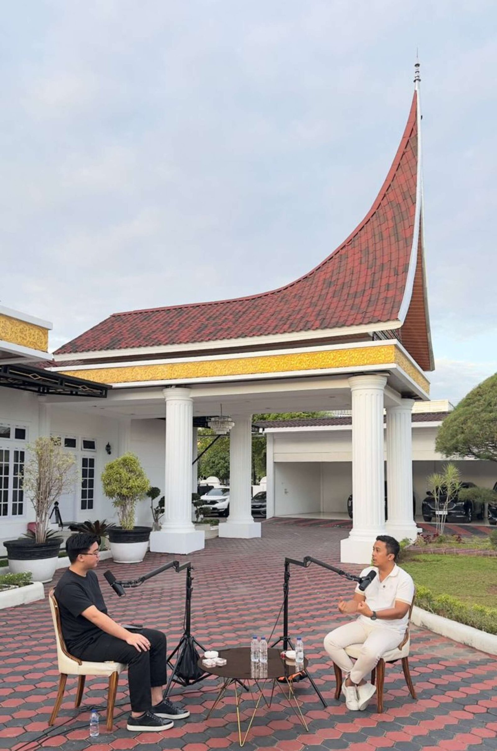 Mengapa Atap Unik Rumah Wagub Sumbar Vasko Ruseimy Menjadi Perbincangan Publik?